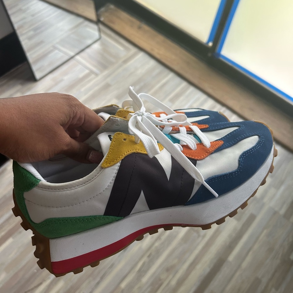 New Balance 327